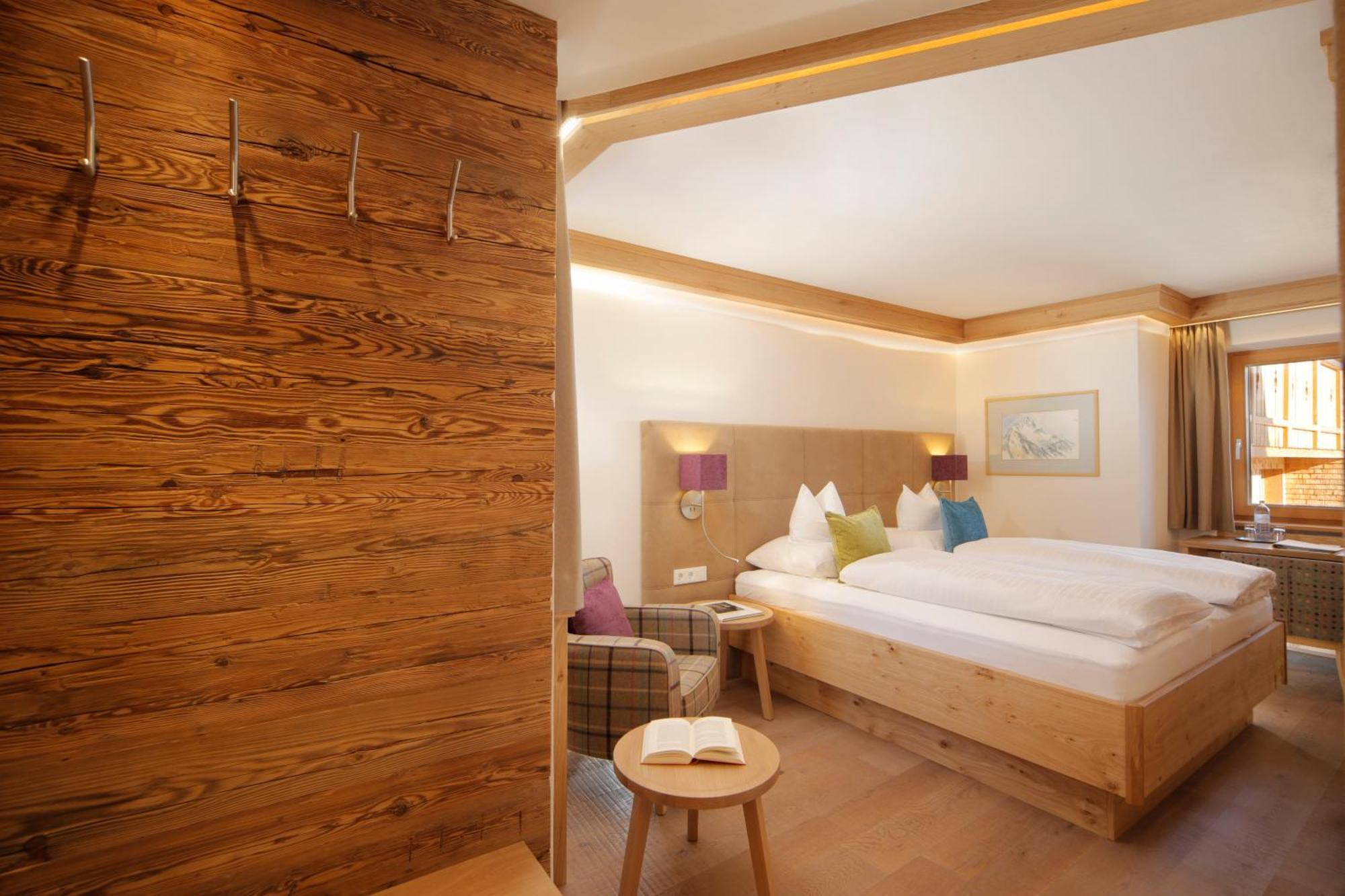Hotel Burgwald - Ski In & Ski Out Lech am Arlberg Exterior photo