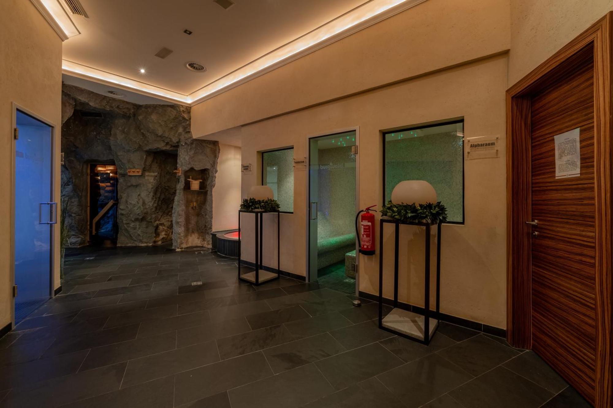 Hotel Burgwald - Ski In & Ski Out Lech am Arlberg Exterior photo