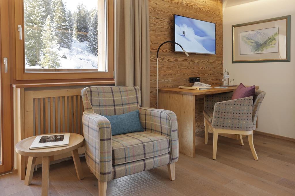 Hotel Burgwald - Ski In & Ski Out Lech am Arlberg Exterior photo