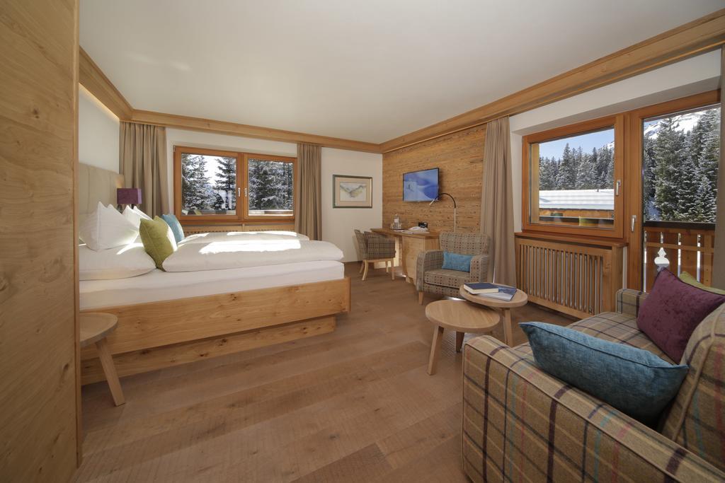 Hotel Burgwald - Ski In & Ski Out Lech am Arlberg Exterior photo
